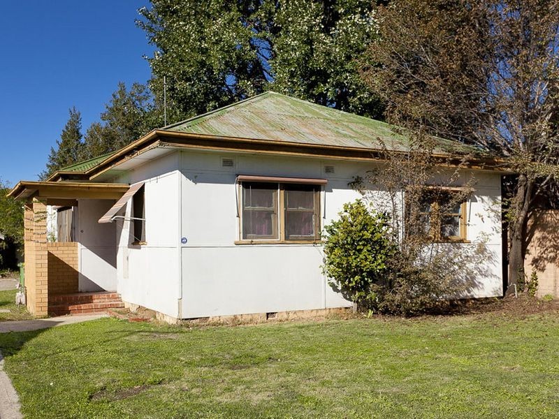 49 Canberra Avenue, Queanbeyan NSW 2620