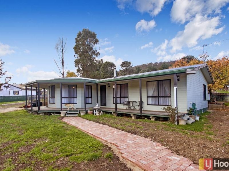 180 Foxlow Street, Captains Flat NSW 2623
