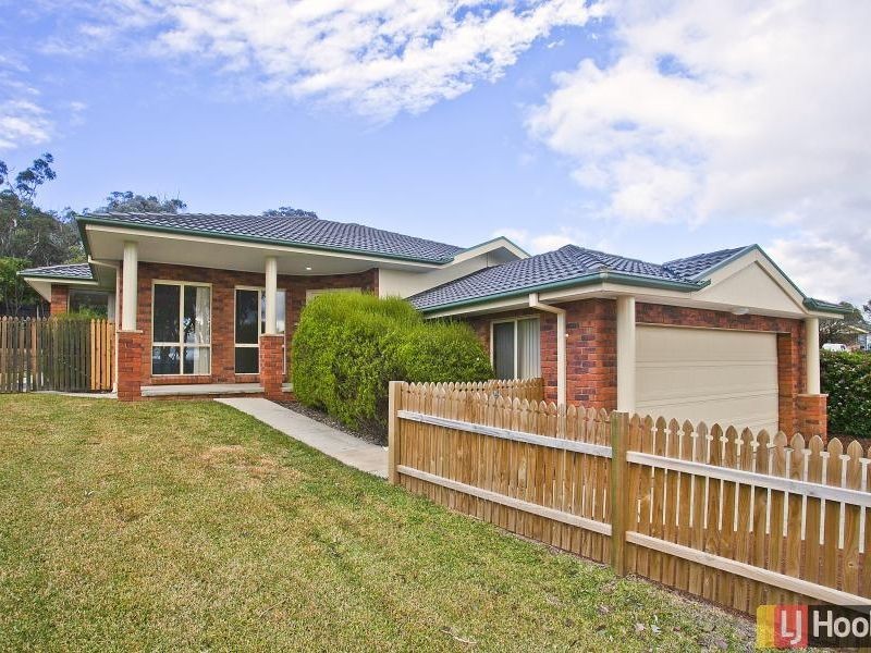 18 Stringybark Drive, Jerrabomberra NSW 2619