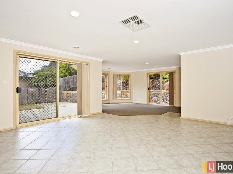 18 Stringybark Drive, Jerrabomberra NSW 2619