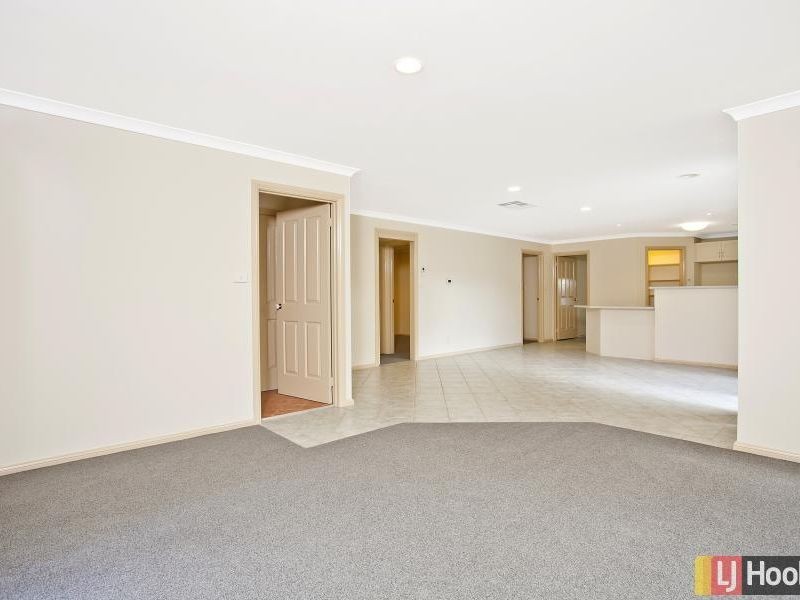 18 Stringybark Drive, Jerrabomberra NSW 2619