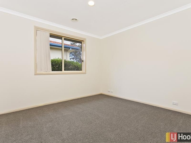 18 Stringybark Drive, Jerrabomberra NSW 2619