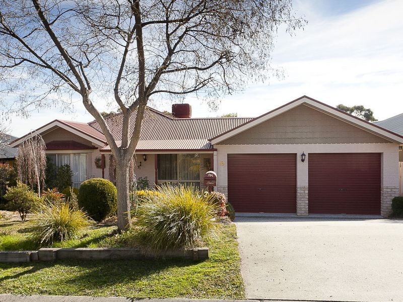 6 Tea Tree Close, Jerrabomberra NSW 2619