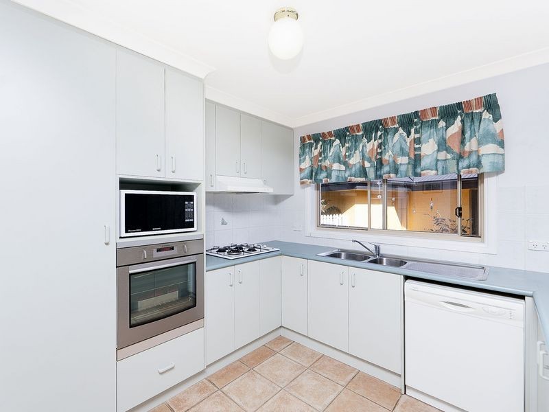 6 Tea Tree Close, Jerrabomberra NSW 2619