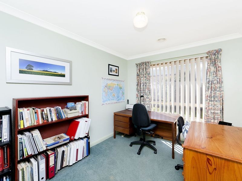 6 Tea Tree Close, Jerrabomberra NSW 2619