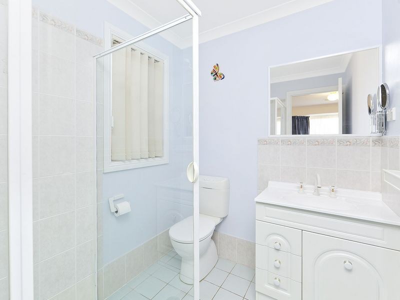 6 Tea Tree Close, Jerrabomberra NSW 2619