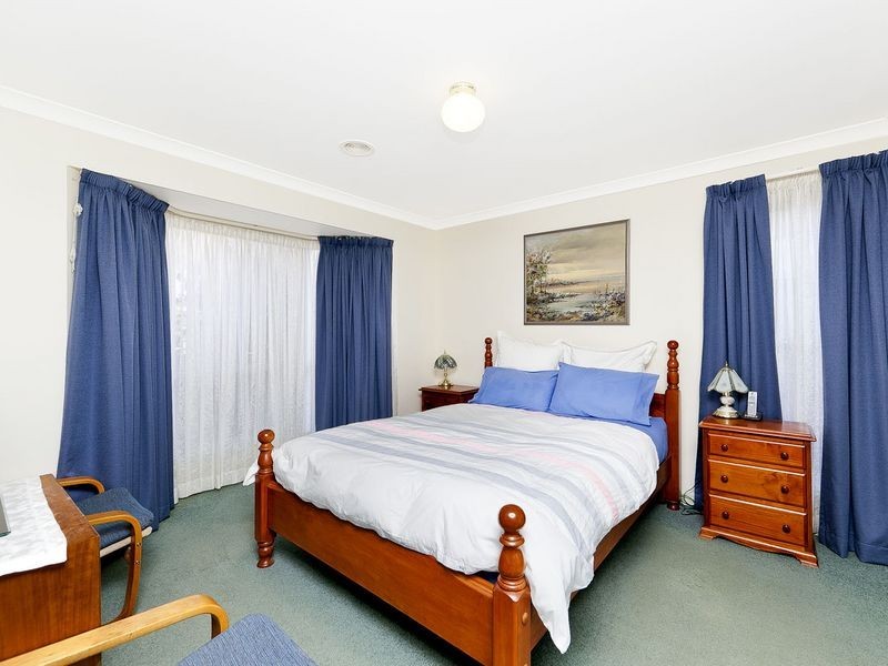 6 Tea Tree Close, Jerrabomberra NSW 2619