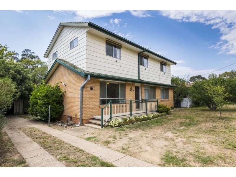 14 Woodger Parade, Queanbeyan NSW 2620