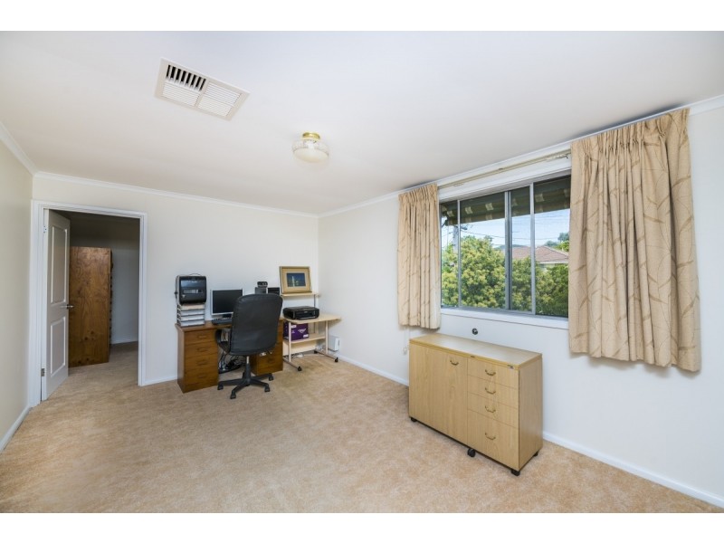 14 Woodger Parade, Queanbeyan NSW 2620
