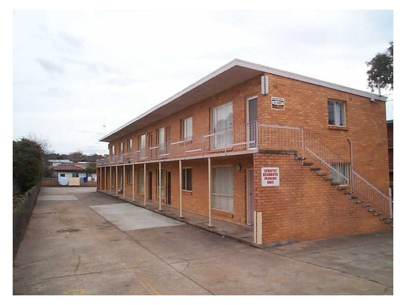 10/3 Charles Street, Queanbeyan NSW 2620