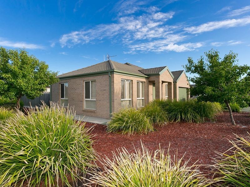 5 Birch Drive & 2 Falconer Place, Bungendore NSW 2621