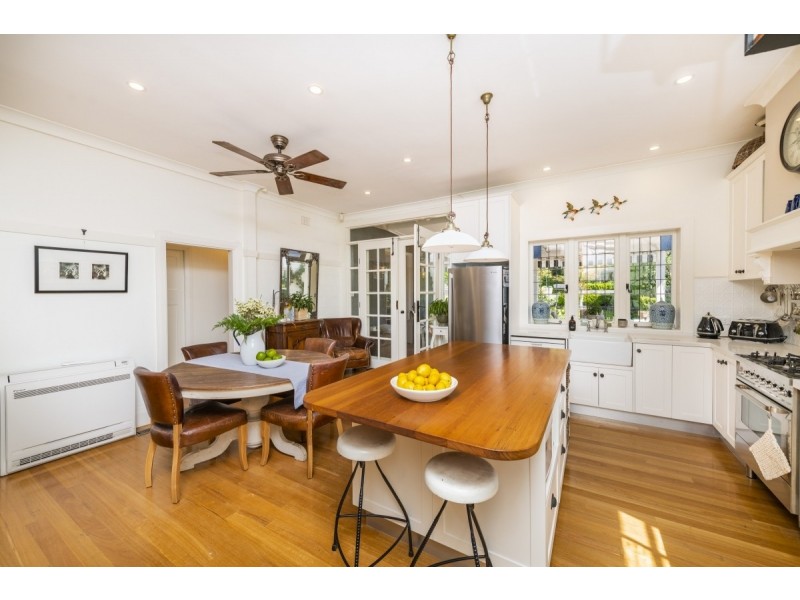 43 The Crescent, Queanbeyan NSW 2620