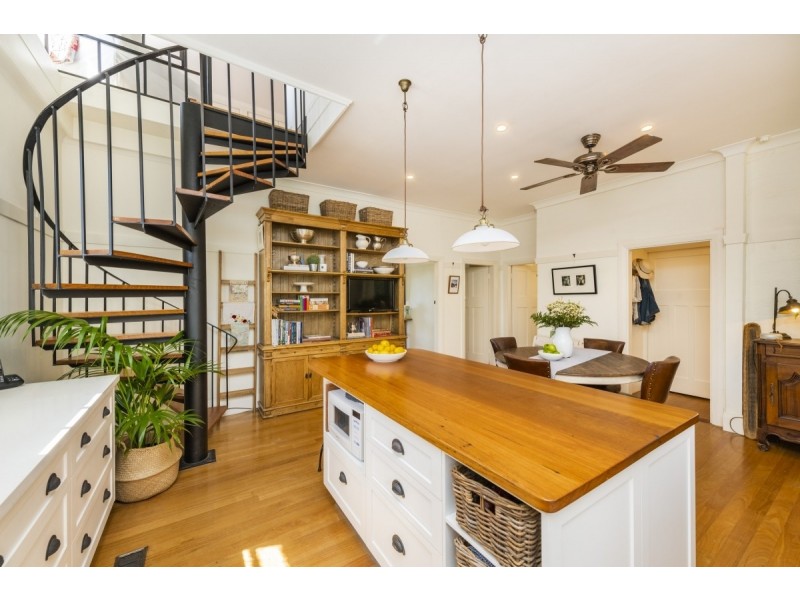 43 The Crescent, Queanbeyan NSW 2620