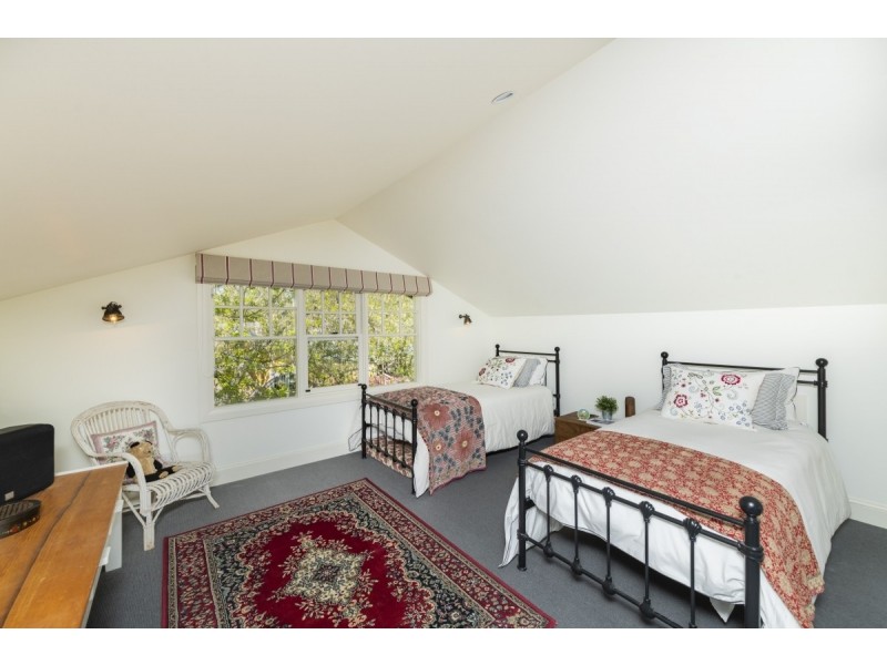 43 The Crescent, Queanbeyan NSW 2620