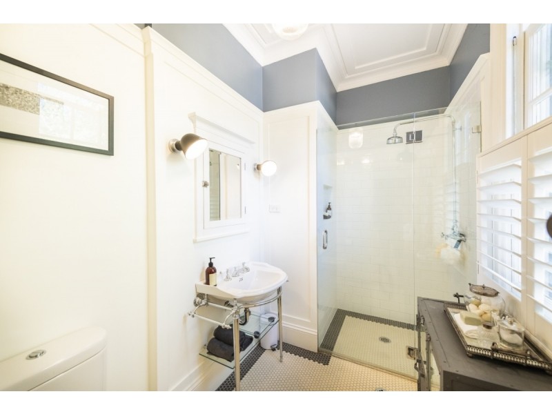 43 The Crescent, Queanbeyan NSW 2620