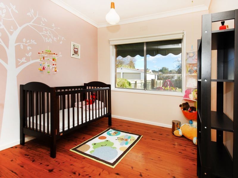 8 Christopher Crescent, Queanbeyan NSW 2620