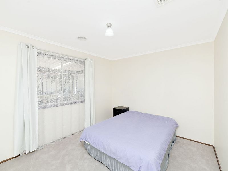 12 Poplar Crescent, Jerrabomberra NSW 2619