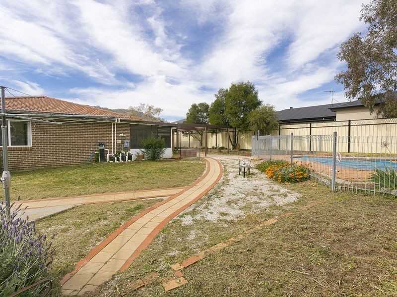 12 Poplar Crescent, Jerrabomberra NSW 2619