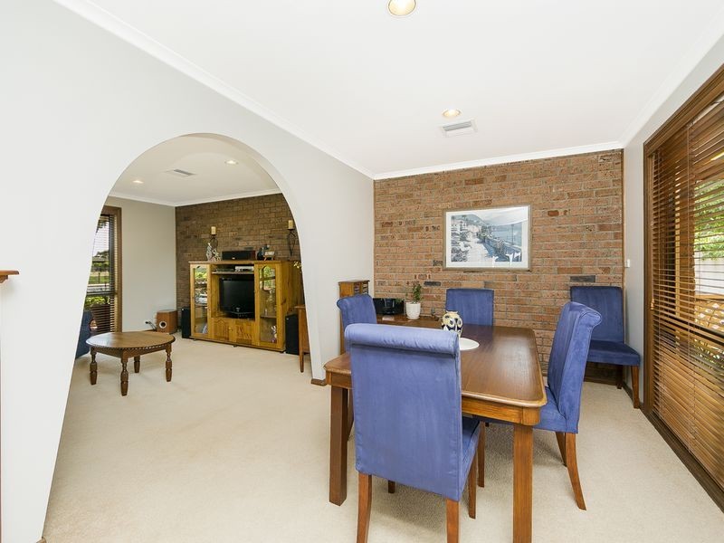 16 Garrong Avenue, Queanbeyan NSW 2620