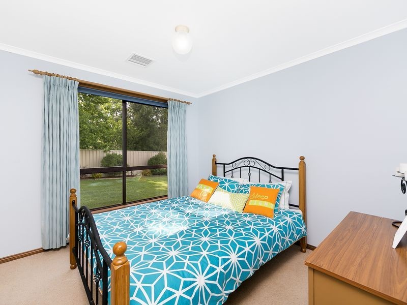 16 Garrong Avenue, Queanbeyan NSW 2620