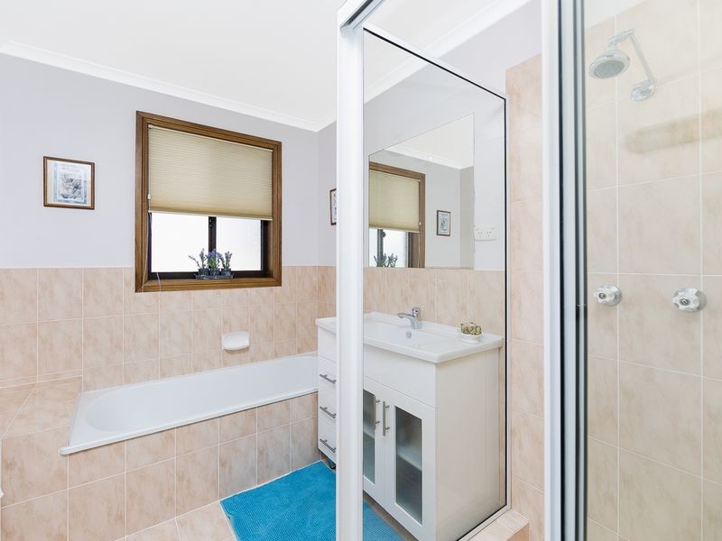 16 Garrong Avenue, Queanbeyan NSW 2620