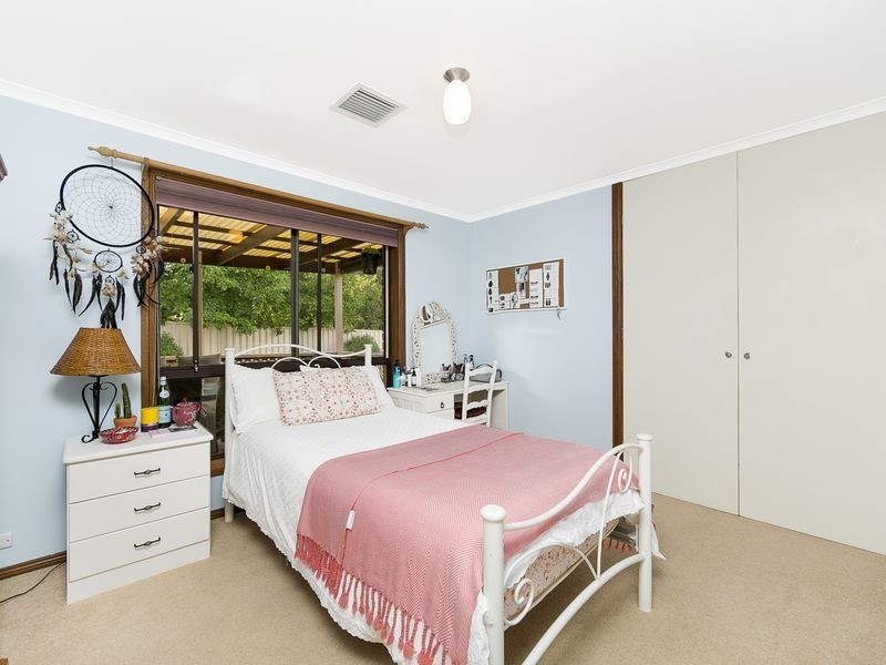16 Garrong Avenue, Queanbeyan NSW 2620