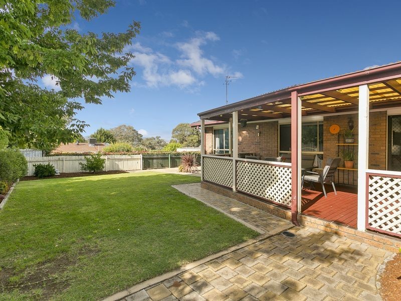 16 Garrong Avenue, Queanbeyan NSW 2620