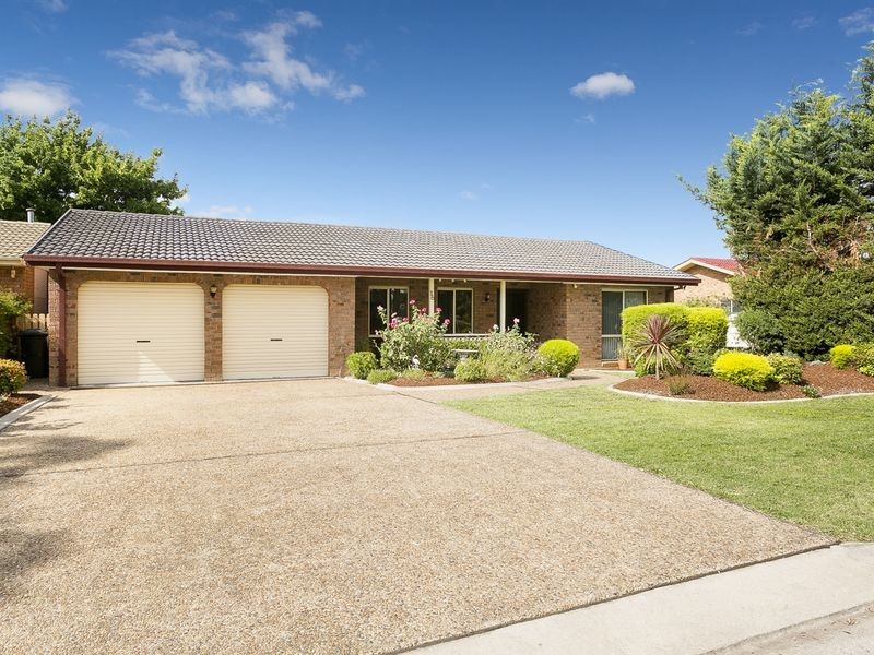 16 Garrong Avenue, Queanbeyan NSW 2620