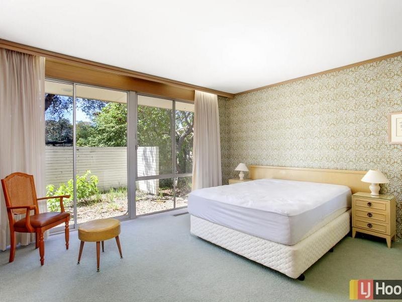 17 Woodger Parade, Queanbeyan NSW 2620