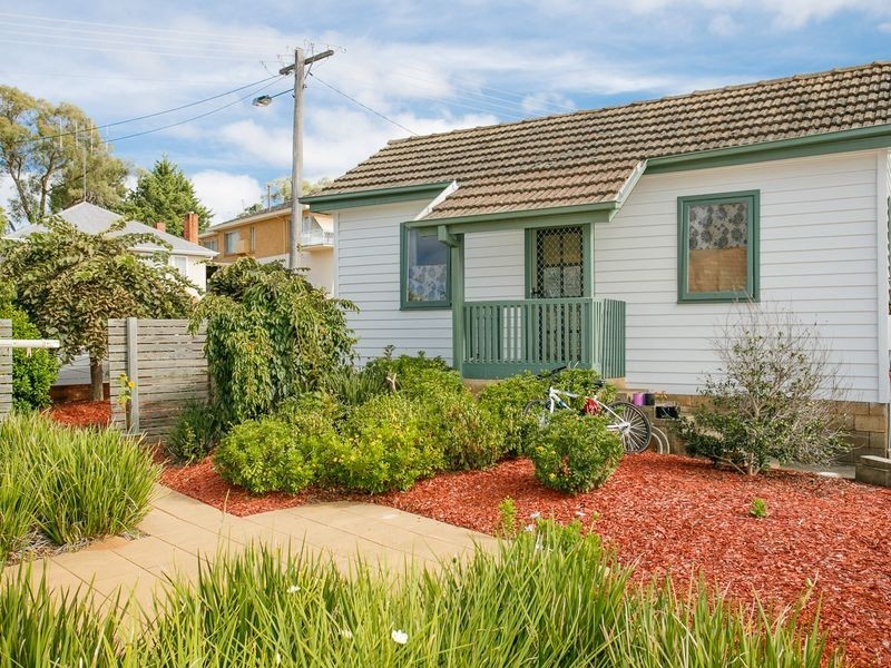67 The Crescent, Queanbeyan NSW 2620