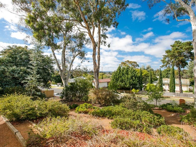 67 The Crescent, Queanbeyan NSW 2620