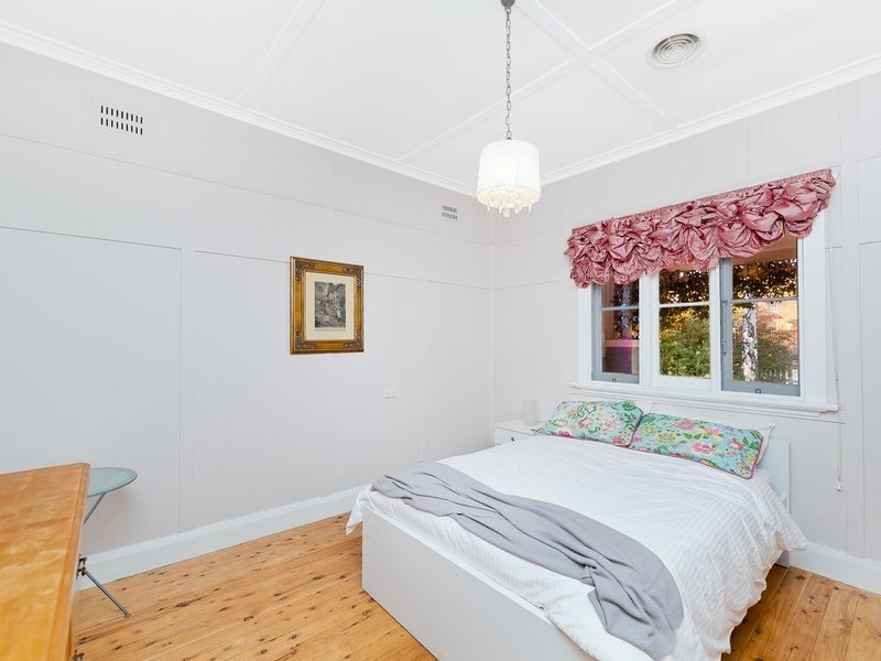 6 Isabella Street, Queanbeyan NSW 2620