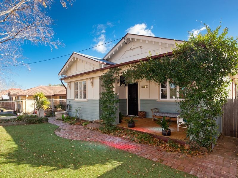 6 Isabella Street, Queanbeyan NSW 2620