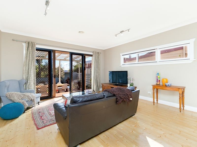 6 Isabella Street, Queanbeyan NSW 2620