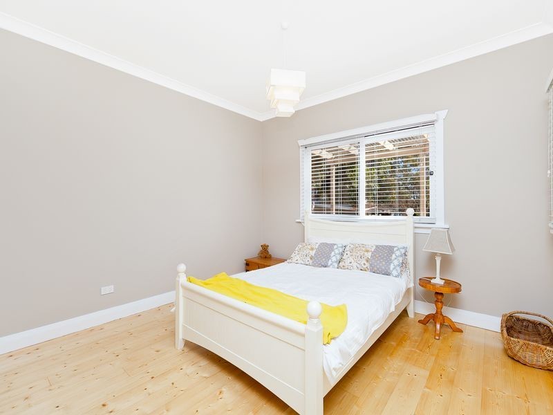 6 Isabella Street, Queanbeyan NSW 2620