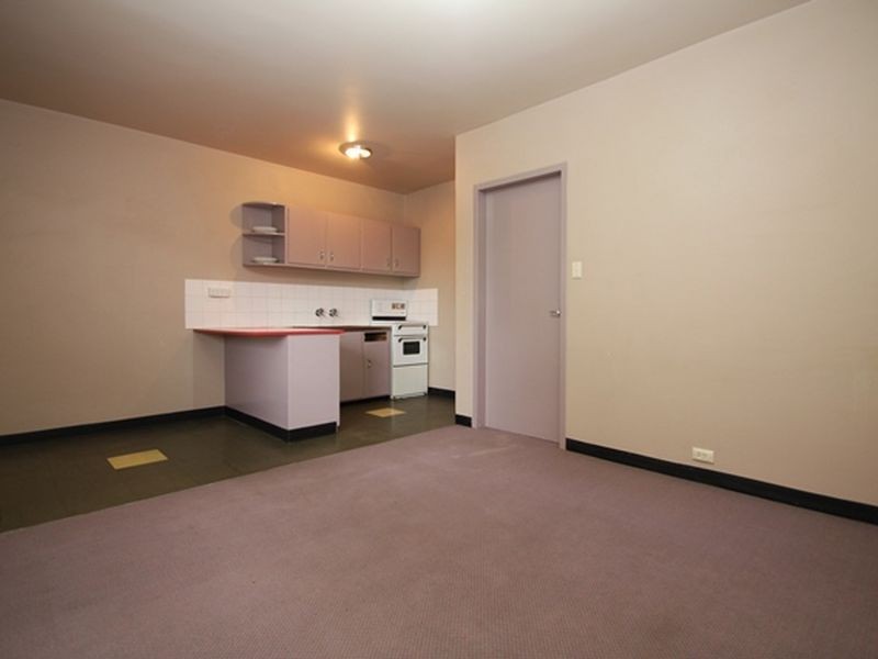 8/122 Henderson Road, Queanbeyan NSW 2620