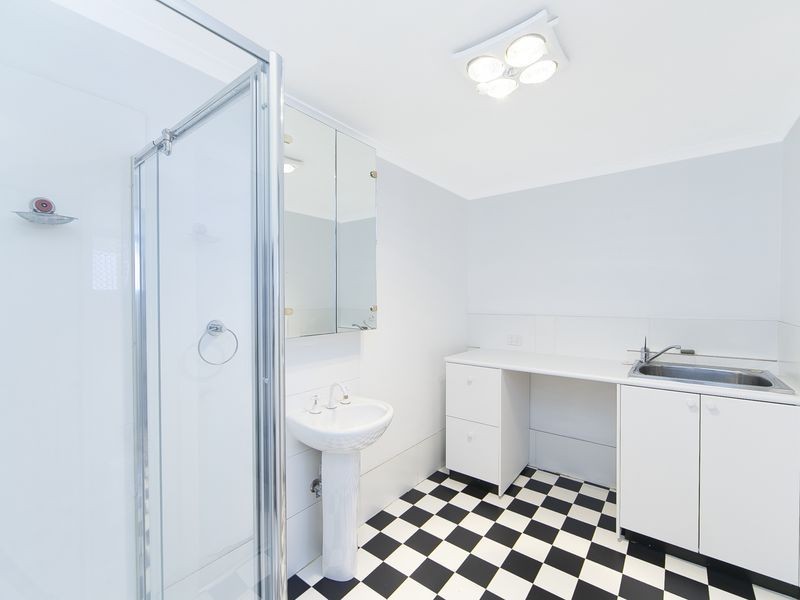 15 Greenbank Avenue, Queanbeyan NSW 2620
