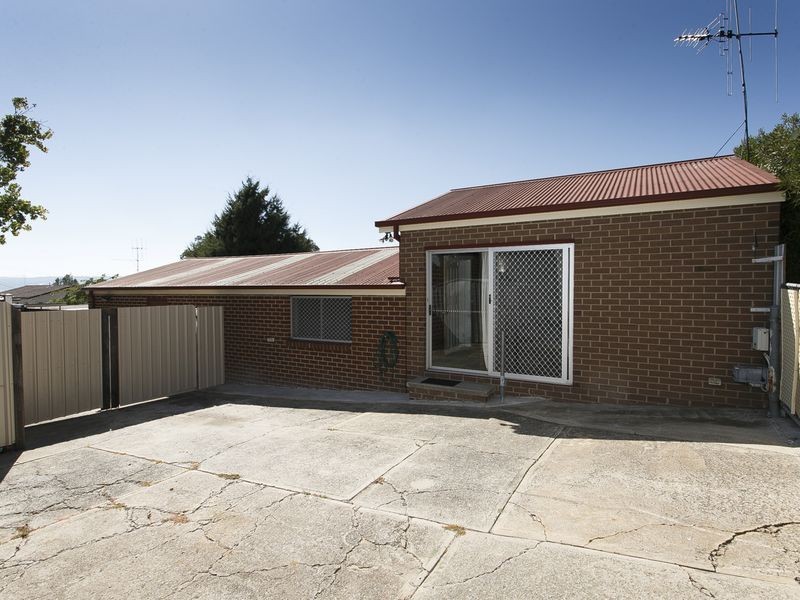 15 Greenbank Avenue, Queanbeyan NSW 2620