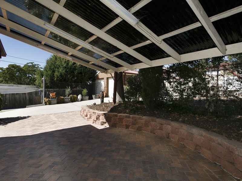15 Greenbank Avenue, Queanbeyan NSW 2620