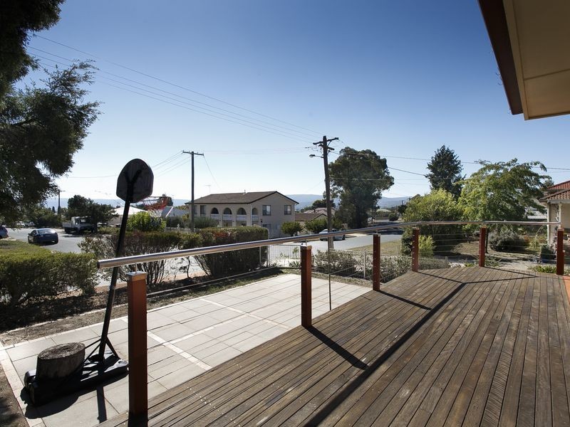 15 Greenbank Avenue, Queanbeyan NSW 2620