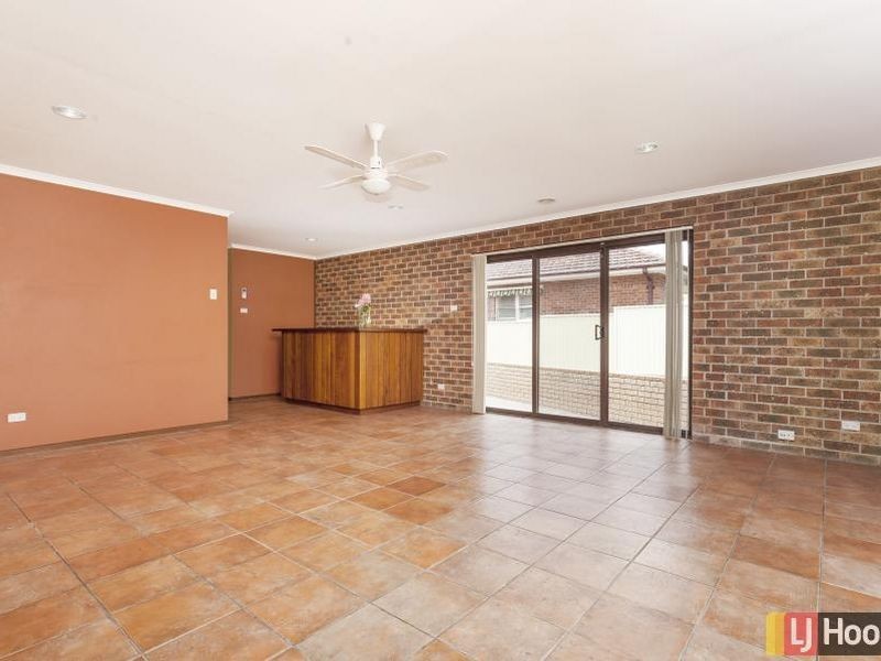 22 Fergus Road, Queanbeyan NSW 2620
