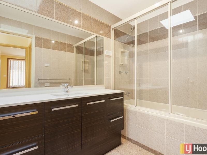 22 Fergus Road, Queanbeyan NSW 2620