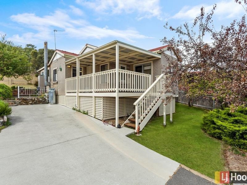 8 Willow Road, Captains Flat NSW 2623