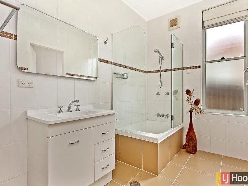 8 Willow Road, Captains Flat NSW 2623