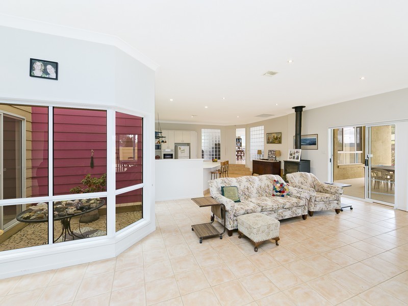 5 Morgan Place, Queanbeyan NSW 2620