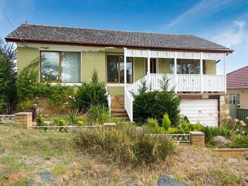 39 Crest Road, Queanbeyan NSW 2620