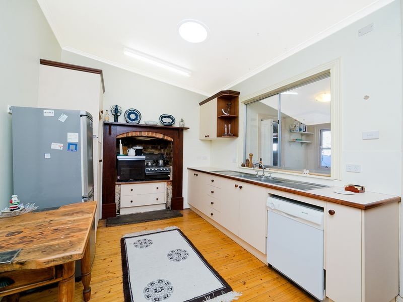 24 Isabella Street, Queanbeyan NSW 2620