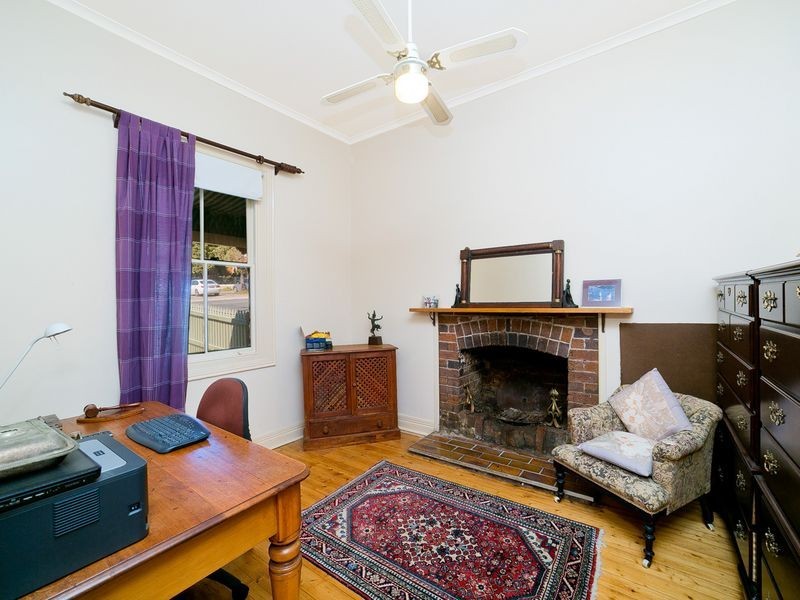 24 Isabella Street, Queanbeyan NSW 2620