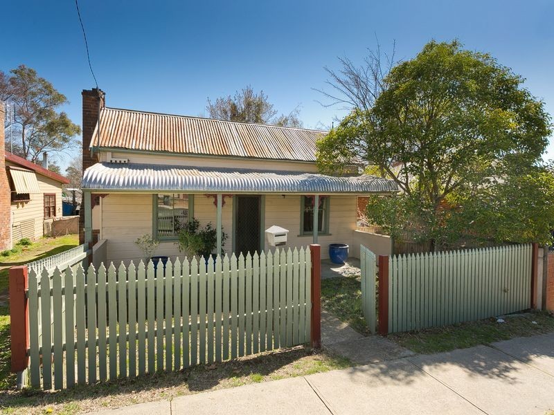 24 Isabella Street, Queanbeyan NSW 2620