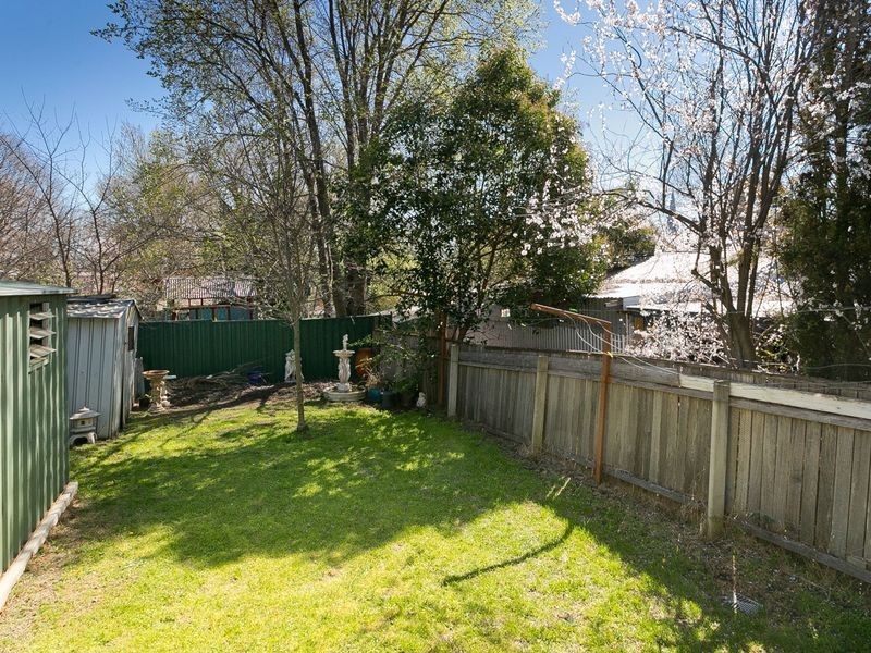 24 Isabella Street, Queanbeyan NSW 2620